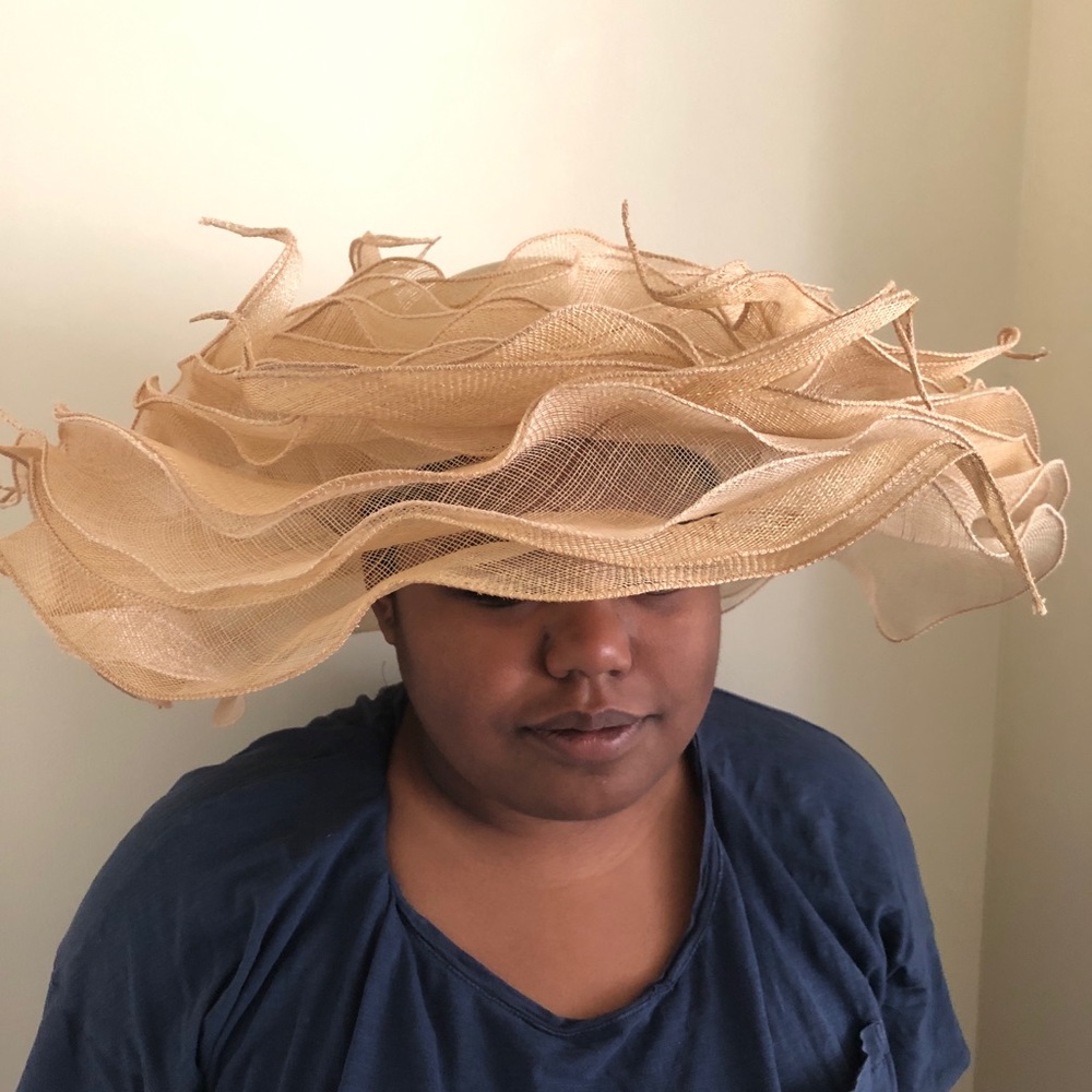 A designer hat - Picture 3 of 4
